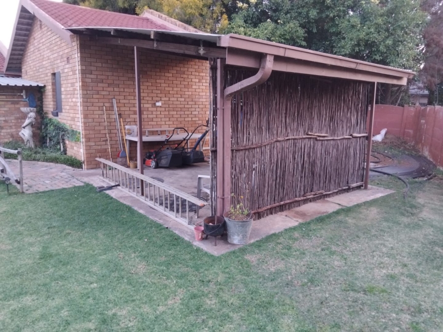 4 Bedroom Property for Sale in Lourenspark North West